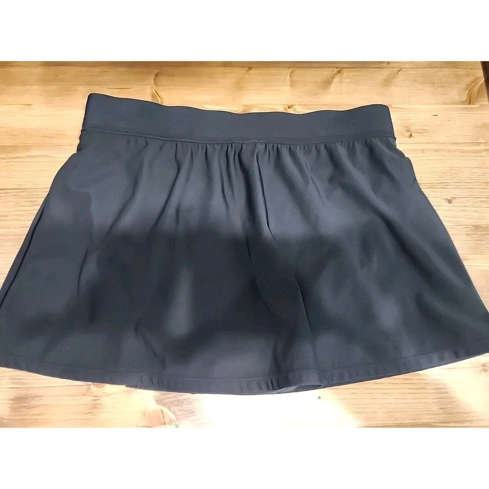 NEW Aqua Green Women's‎ Size Medium Split Swim Skirt Black